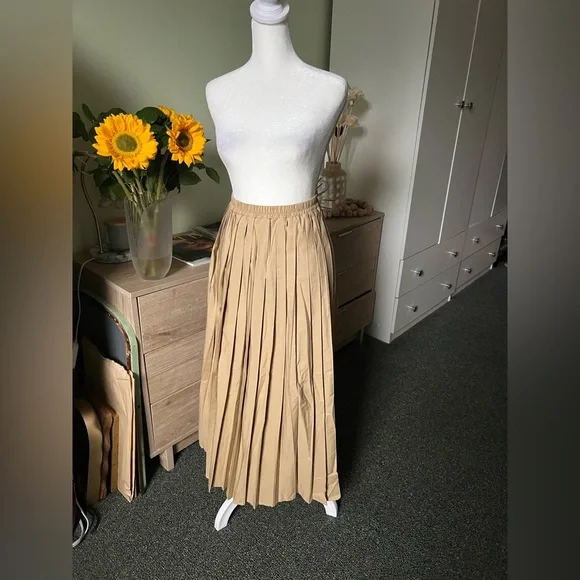 Beige Camel Tan Pleated Elastic High-Waist Modest Maxi Cotton Lightweight Skirt - Picture 6 of 16